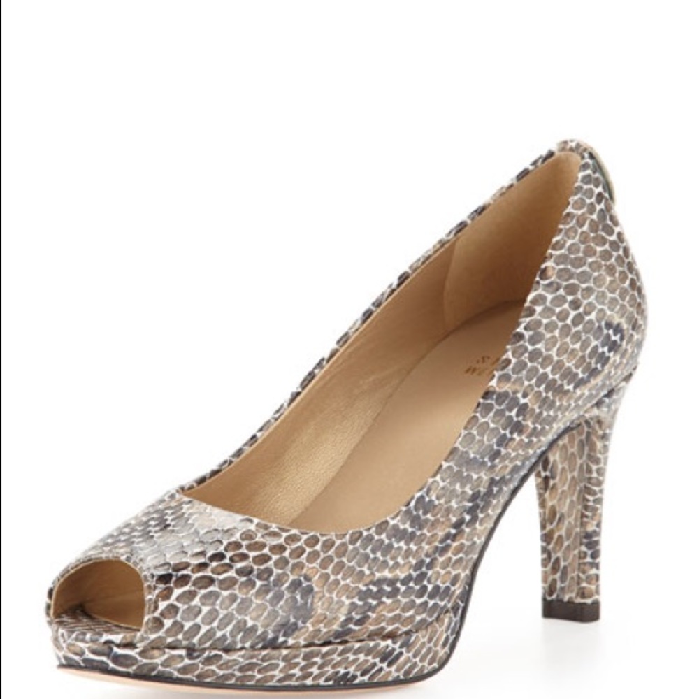 SOLD Stuart Weitzman Logo Plainfield Heels